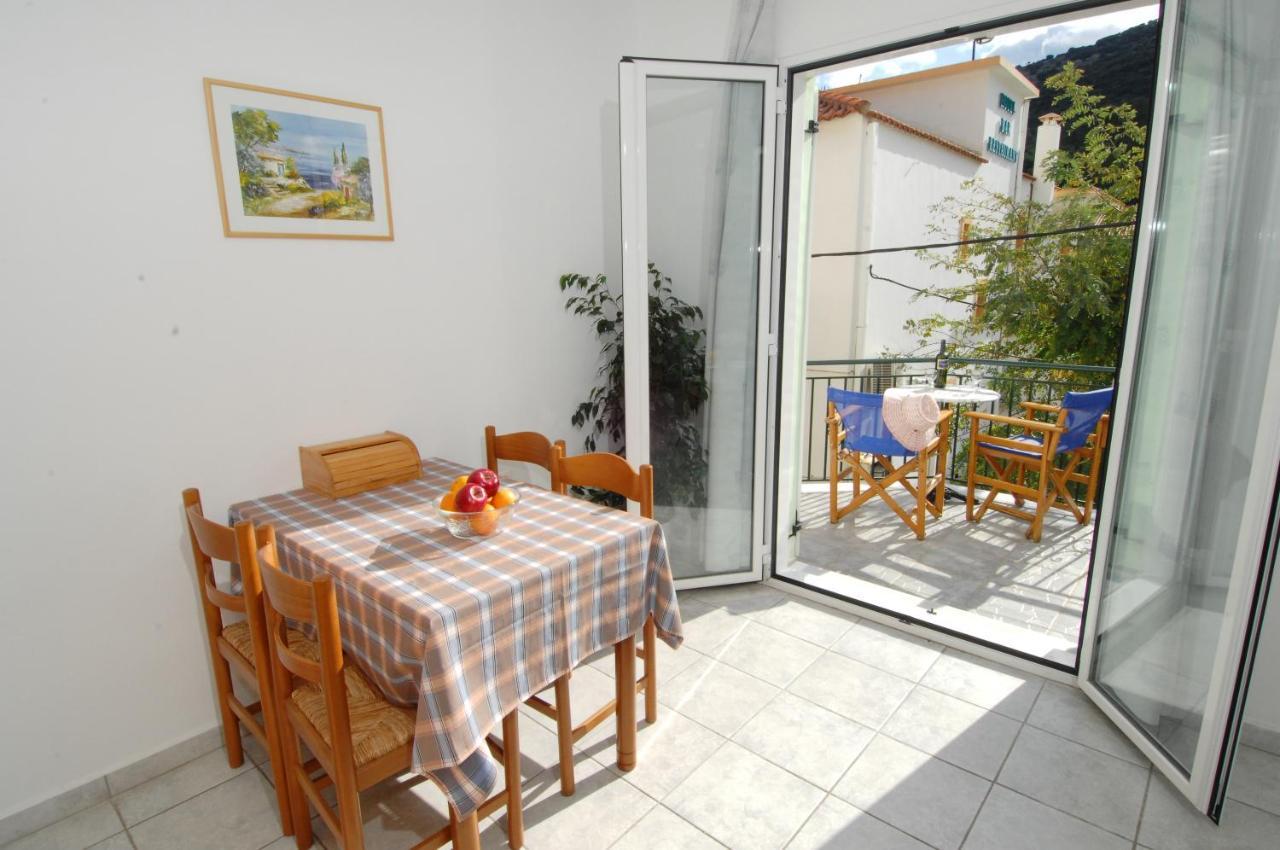 Alexis Studios And Apartments Agia Efimia Extérieur photo